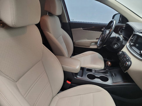 Used 2017 Kia Sorento LX w/ LX Convenience Package image 21