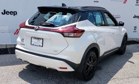Used 2022 Nissan Kicks SR image 9