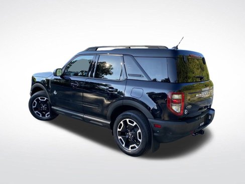 Used 2021 Ford Bronco Sport Outer Banks w/ Outer Banks Package image 3