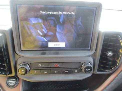 Used 2024 Ford Bronco Sport Outer Banks w/ Tech Package image 18