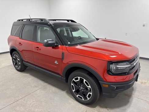 Used 2024 Ford Bronco Sport Outer Banks image 3