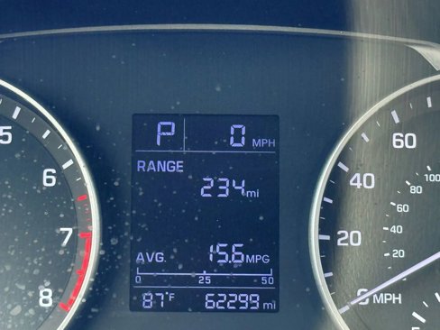 Used 2017 Hyundai Elantra SE image 18