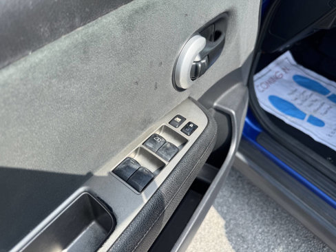 Used 2012 Nissan Versa 1.8 S image 12