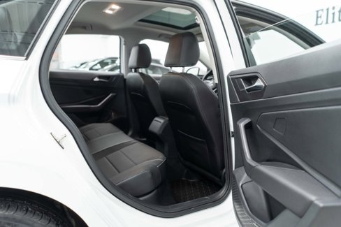 Used 2024 Volkswagen Jetta SE w/ Panoramic Sunroof Package image 12