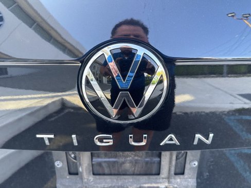 Used 2022 Volkswagen Tiguan SE image 10