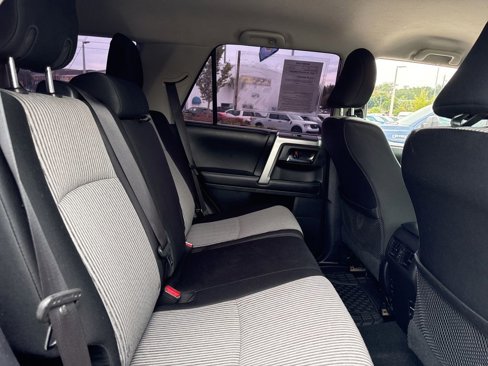 Used 2015 Toyota 4Runner SR5 image 28