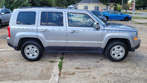Used 2016 Jeep Patriot Sport w/ Power Value Group image 4