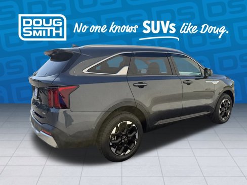 Used 2024 Kia Sorento S image 4