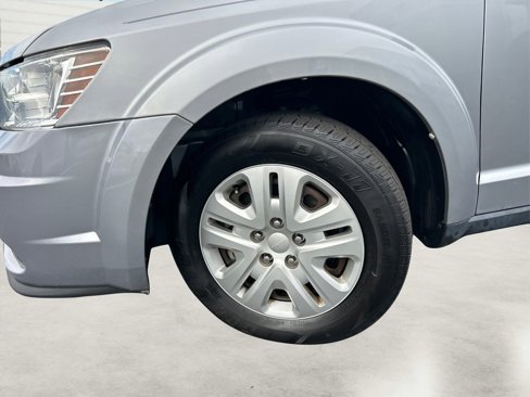 Used 2018 Dodge Journey SE image 19