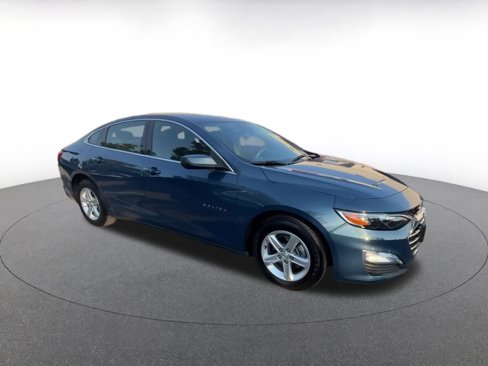 Used 2024 Chevrolet Malibu LT image 2