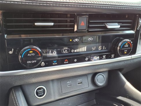 Used 2021 Nissan Rogue SL w/ Premium Package image 21