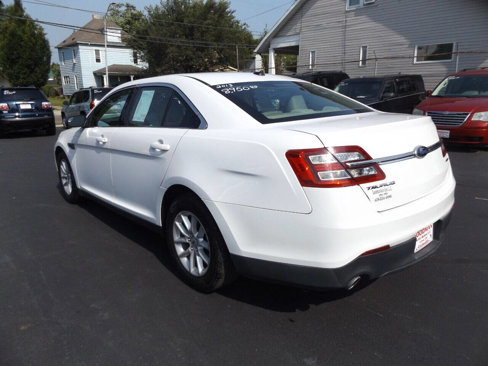Used 2013 Ford Taurus SE image 9