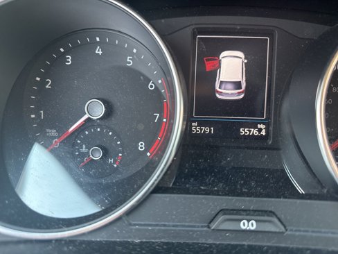 Used 2018 Volkswagen Tiguan SE image 12