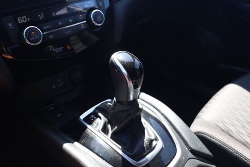 Used 2020 Nissan Rogue SV w/ Sun & Sound Touring Package image 31
