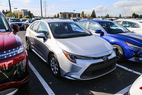 Used 2022 Toyota Corolla LE image 5