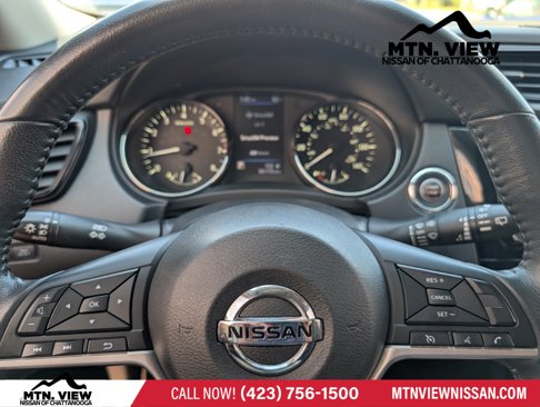 Used 2018 Nissan Rogue SV image 15