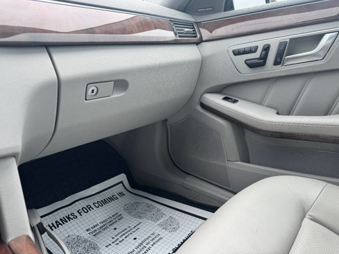 Used 2012 Mercedes-Benz E 350 4MATIC Sedan image 8