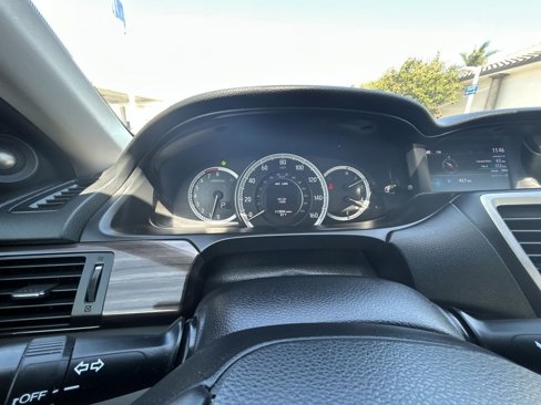 Used 2017 Honda Accord Touring image 15