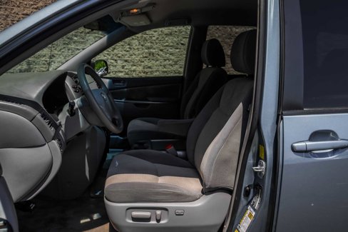 Used 2010 Toyota Sienna LE image 23