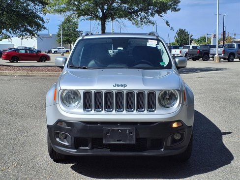 Used 2016 Jeep Renegade Limited image 2