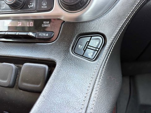 Used 2019 GMC Yukon SLT w/ Premium Edition image 28