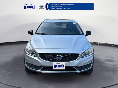 Used 2017 Volvo V60 T5 Cross Country w/ Convenience Package image 9