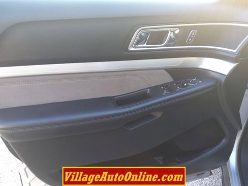 Used 2017 Ford Explorer XLT w/ Equipment Group 202A image 22