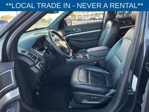 Used 2017 Ford Explorer XLT w/ Equipment Group 202A image 6