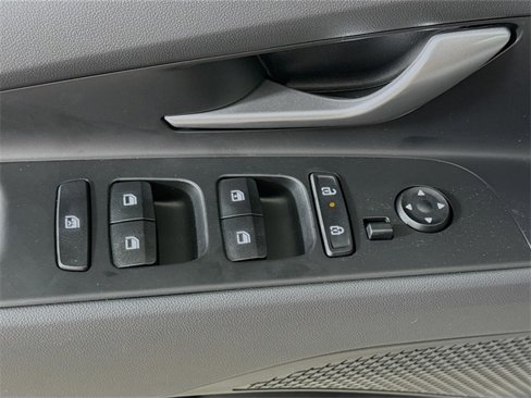 New 2025 Hyundai Elantra SE image 19