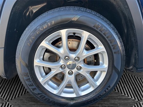 Used 2016 Jeep Cherokee Latitude image 14