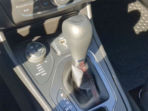 Used 2019 Jeep Cherokee Trailhawk w/ Cold Weather Group image 22