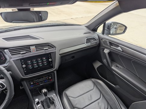 Used 2022 Volkswagen Tiguan SEL R-Line image 34
