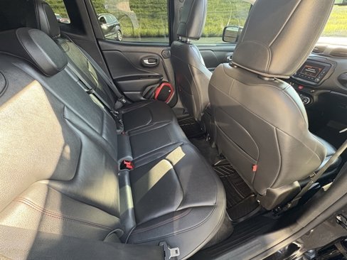 Used 2016 Jeep Renegade Trailhawk w/ Premium Trailhawk Package image 45