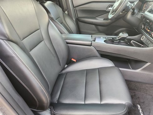 Used 2024 Nissan Rogue SL w/ SL Premium Package image 12