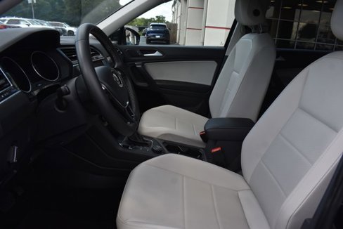 Used 2021 Volkswagen Tiguan SE image 15