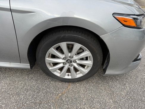 Used 2018 Toyota Camry LE image 29