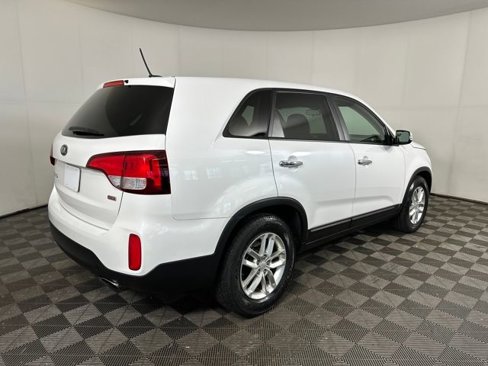 Used 2015 Kia Sorento LX image 3
