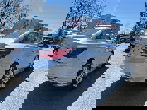 Used 2013 Hyundai Sonata GLS w/ Popular Equipment Pkg image 3