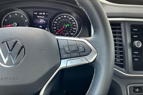 Used 2021 Volkswagen Atlas Cross Sport SE image 19