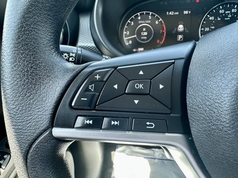 Used 2021 Nissan Kicks SV image 18