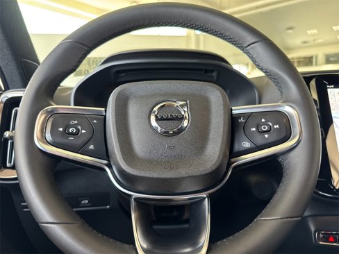 Certified 2023 Volvo XC40 Recharge Ultimate image 22