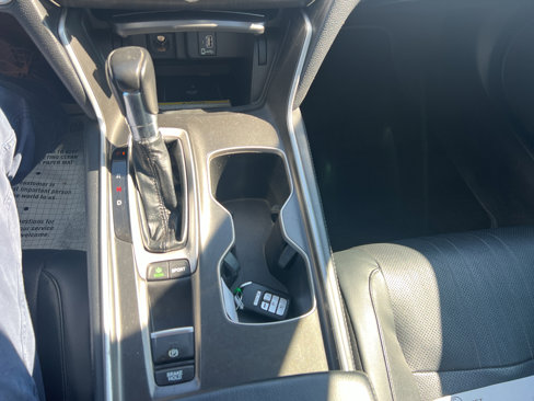 Used 2018 Honda Accord Touring image 34