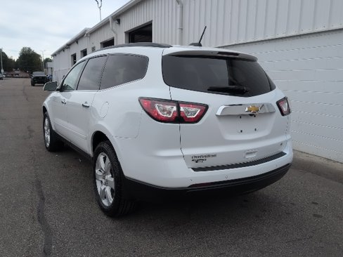 Used 2017 Chevrolet Traverse LT w/ Style and Technology Package image 5