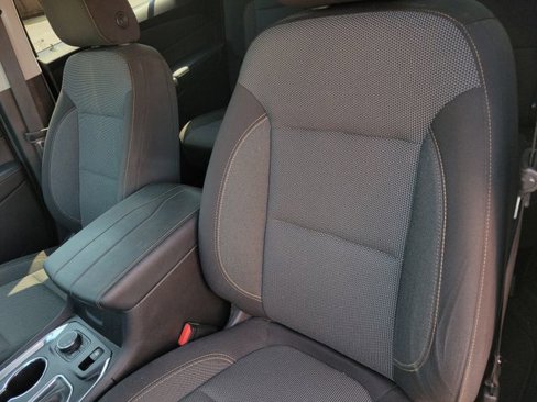 Used 2021 Chevrolet Traverse LS image 6