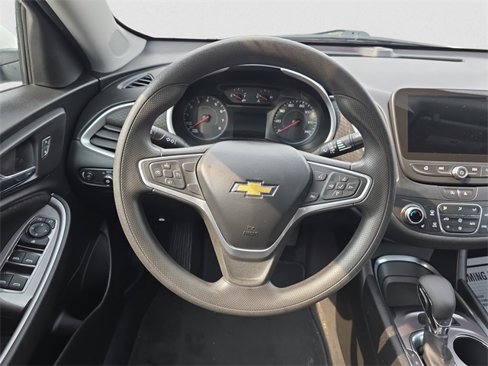 Used 2022 Chevrolet Malibu LT image 12