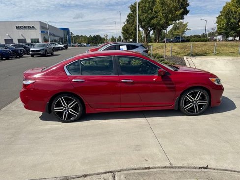 Used 2017 Honda Accord Sport image 10