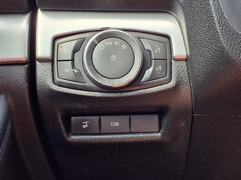 Used 2017 Ford Explorer XLT w/ Equipment Group 202A image 21