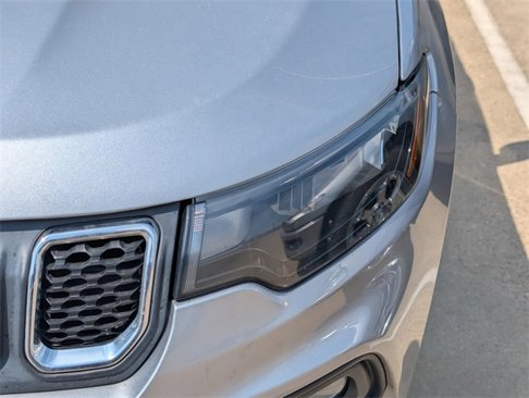 Used 2023 Jeep Compass Latitude image 3