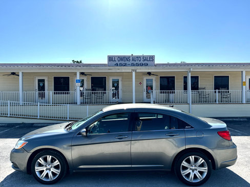 Used 2013 Chrysler 200 Touring image 2