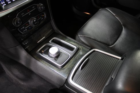 Used 2019 Chrysler 300 Limited image 18